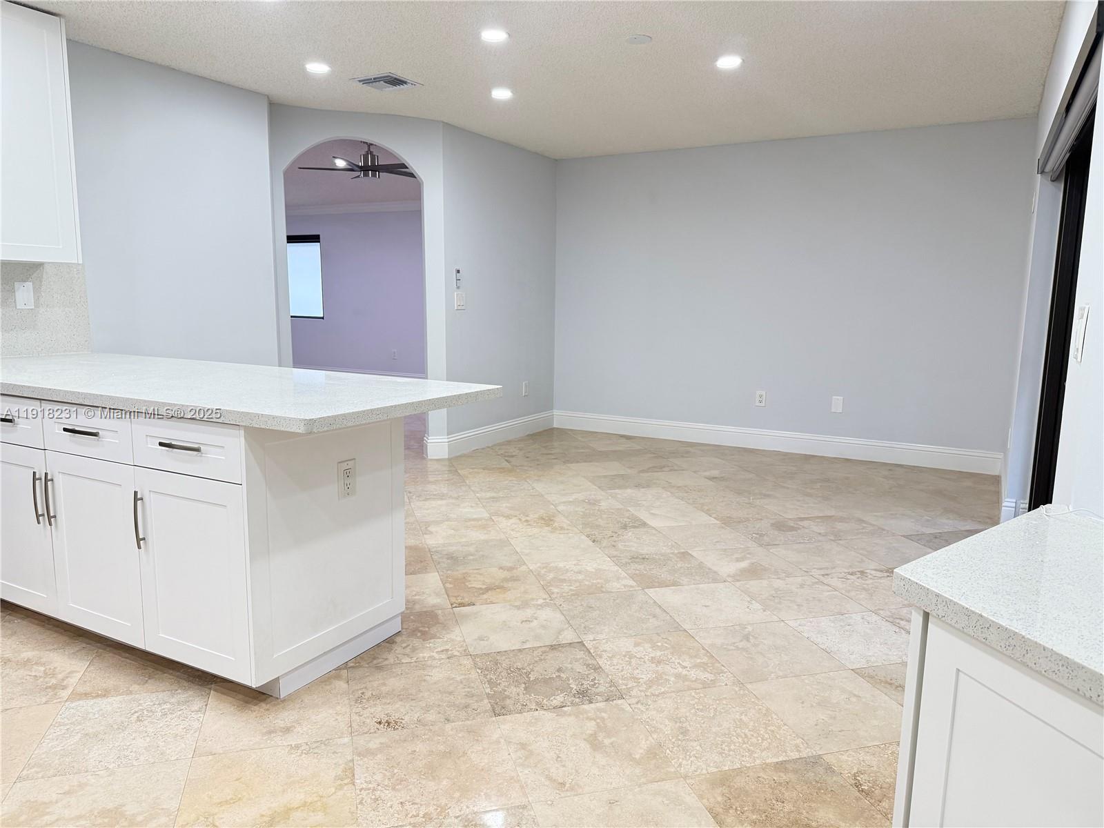 IVIS AT LOYOLA - Residential Lease