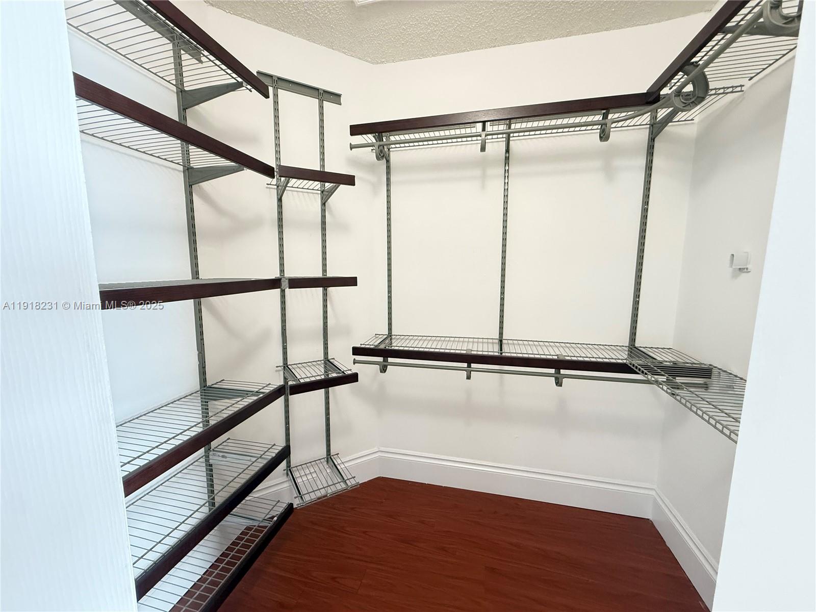 IVIS AT LOYOLA - Residential Lease