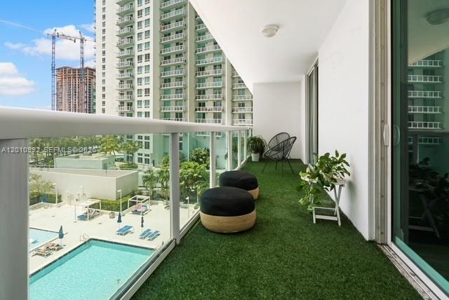 1800 CLUB CONDO - Residential