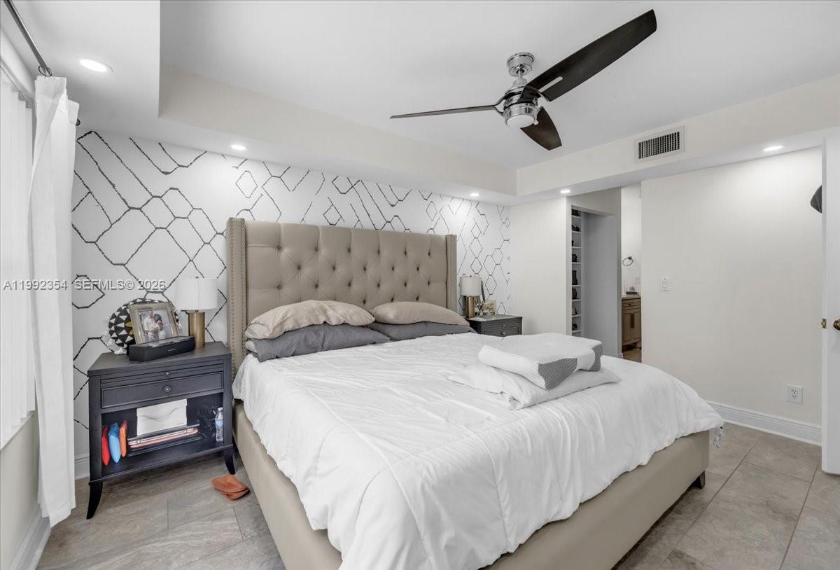 LINCOLN SQUARE CONDO - Residential