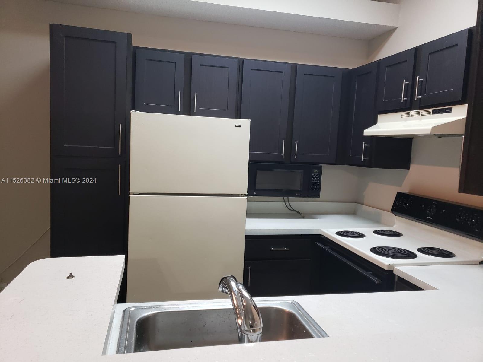 COCO PARC CONDO - Residential Lease