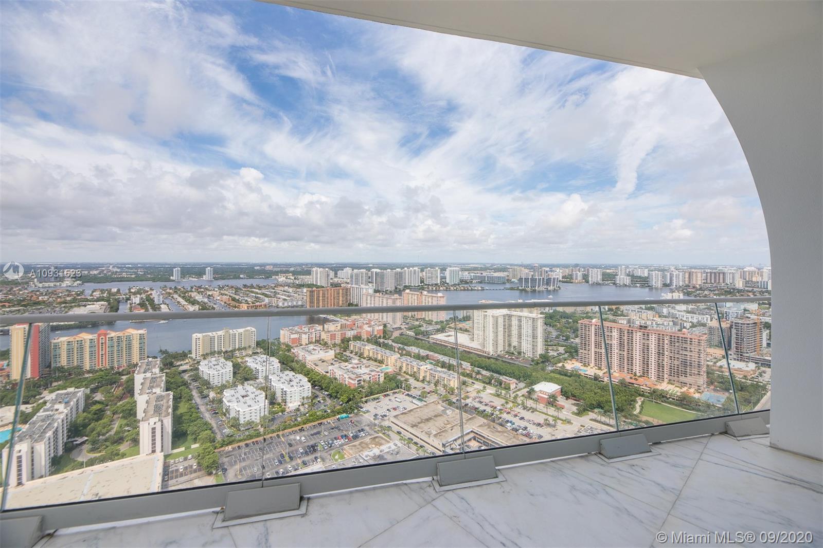 JADE SIGNATURE CONDO - Residential