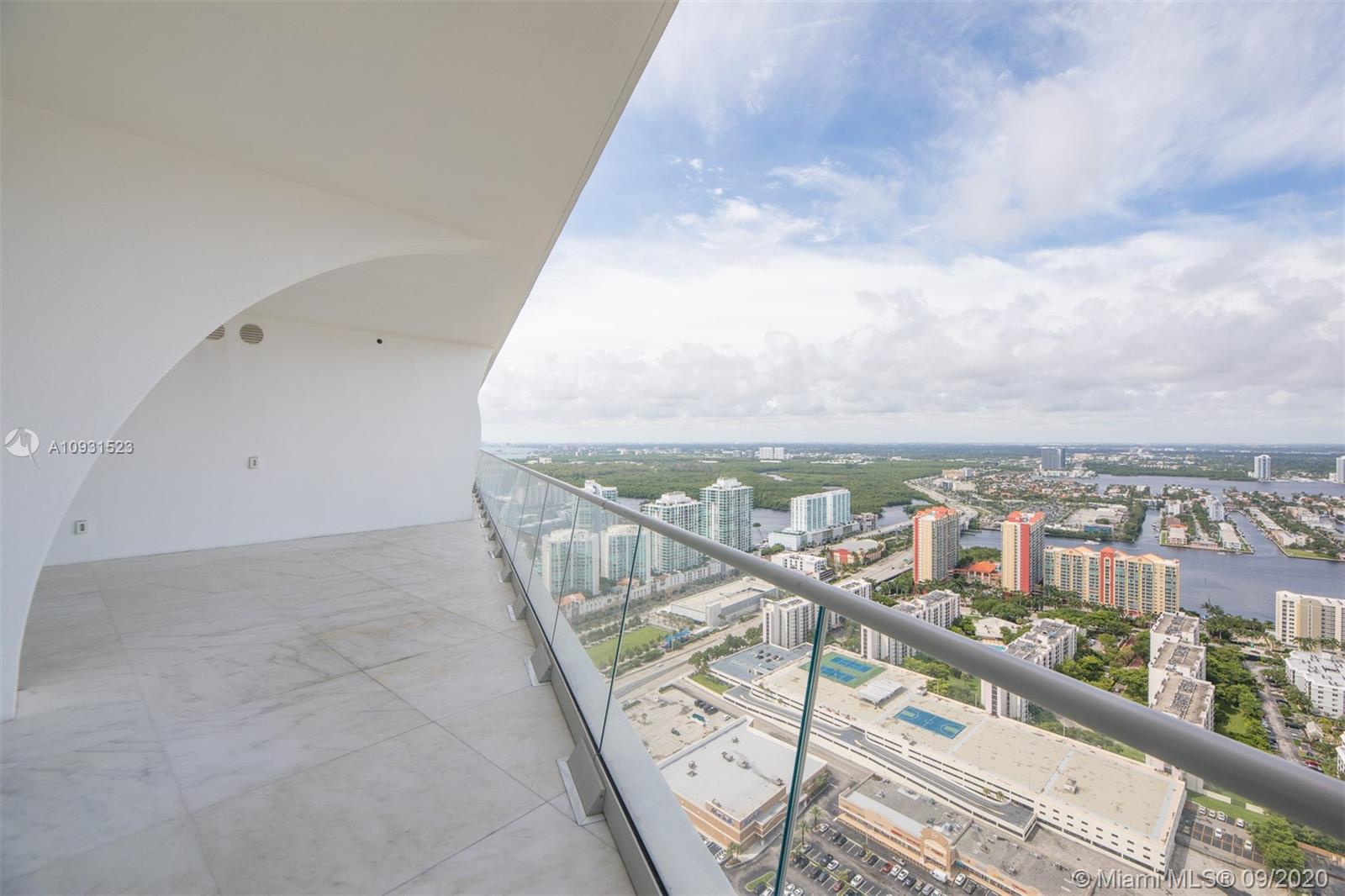 JADE SIGNATURE CONDO - Residential