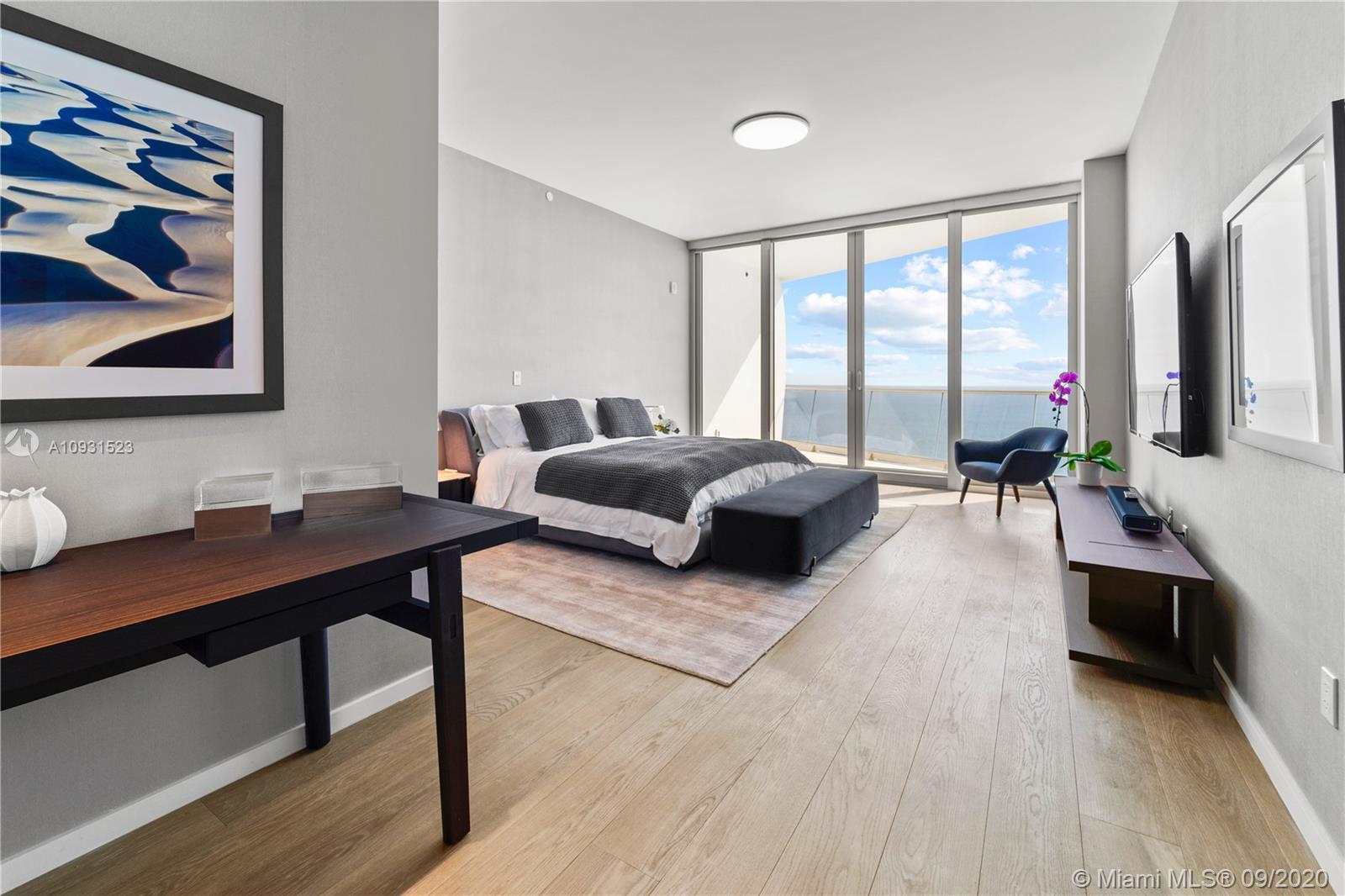JADE SIGNATURE CONDO - Residential