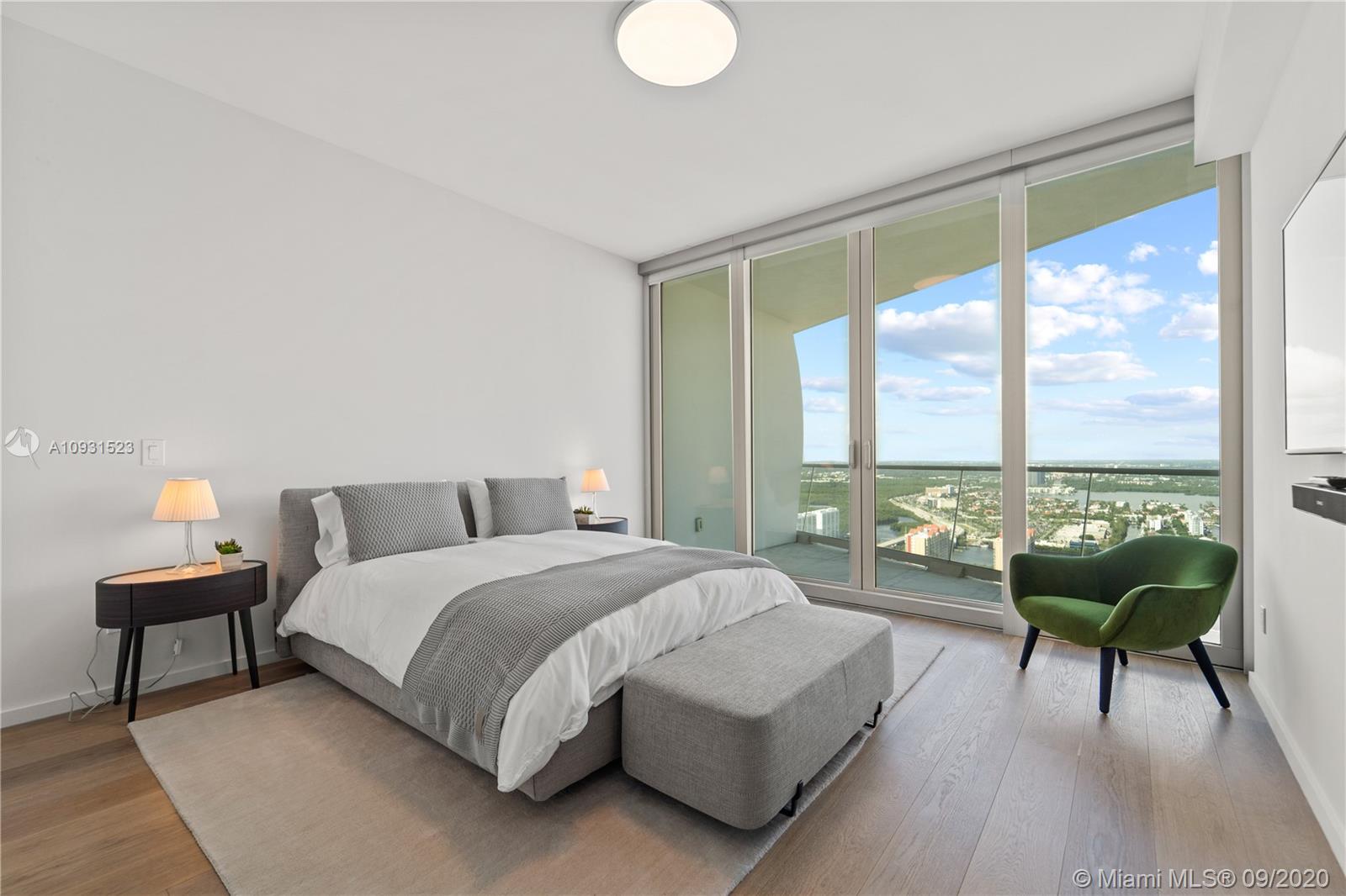 JADE SIGNATURE CONDO - Residential