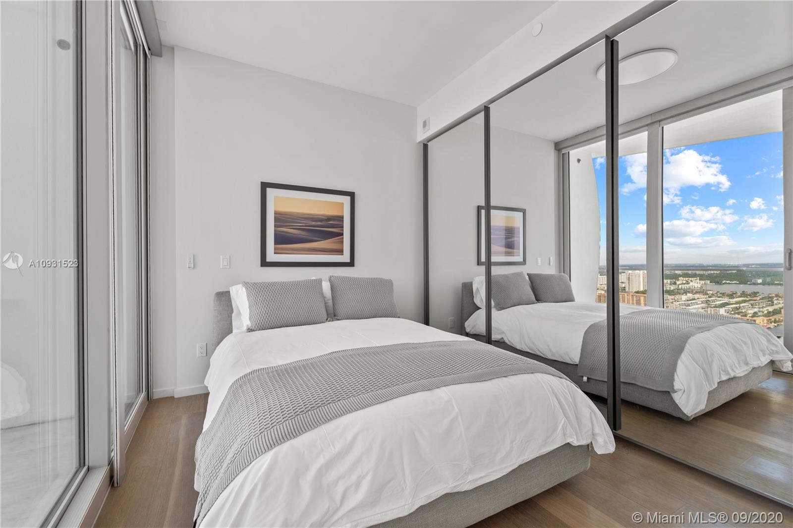 JADE SIGNATURE CONDO - Residential