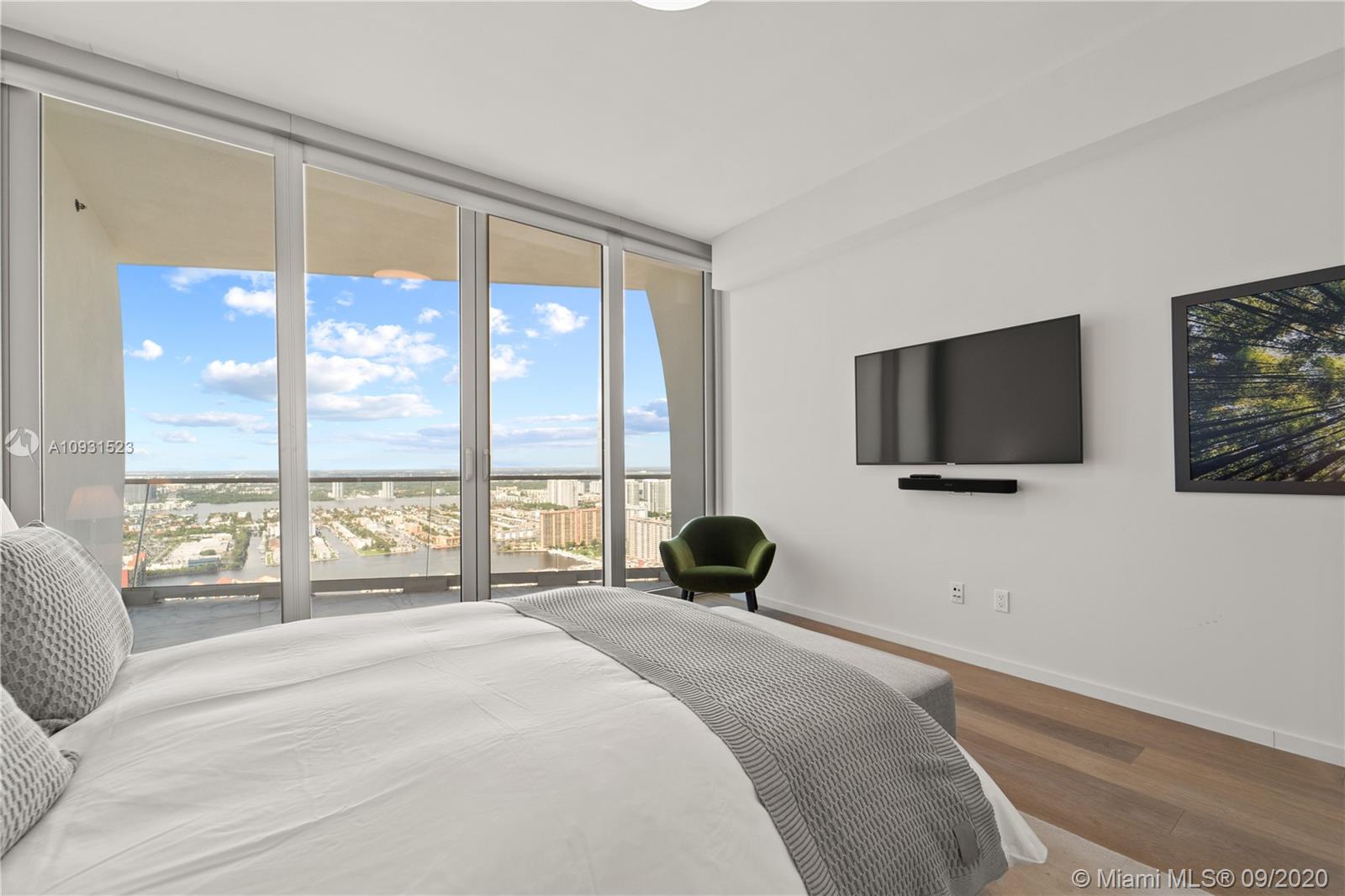 JADE SIGNATURE CONDO - Residential