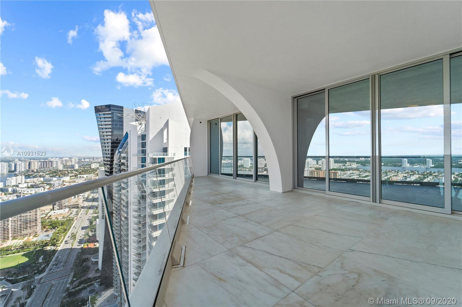 JADE SIGNATURE CONDO - Residential