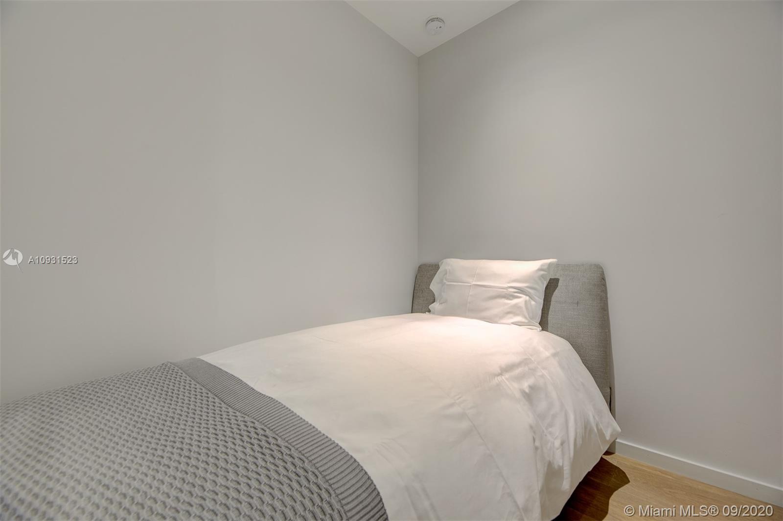 JADE SIGNATURE CONDO - Residential