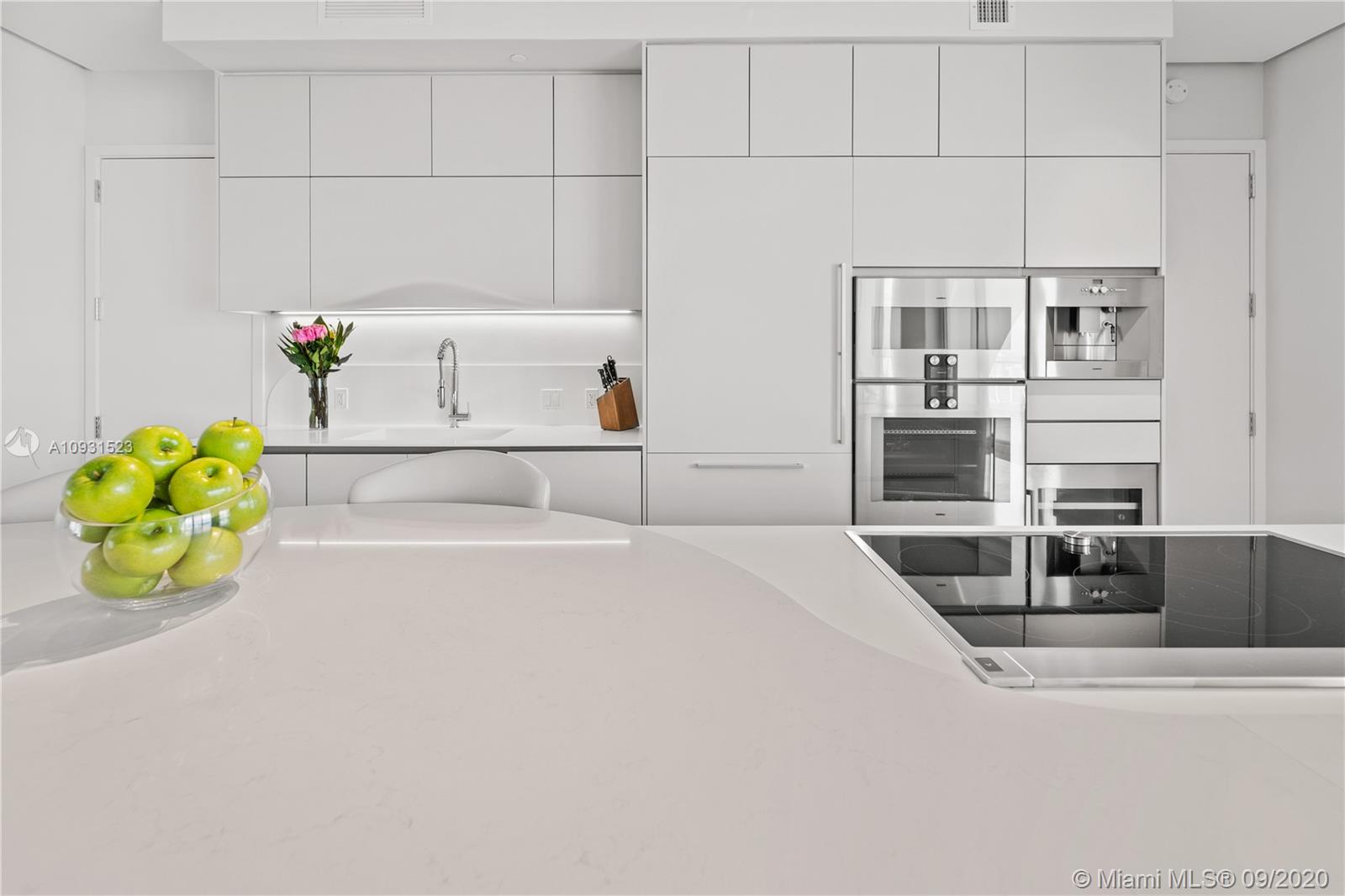 JADE SIGNATURE CONDO - Residential