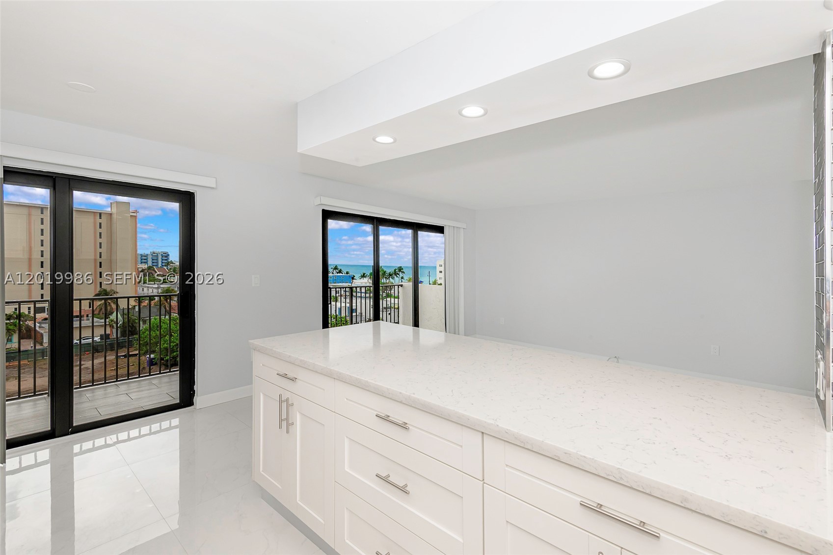 SUMMIT CONDO - Residential