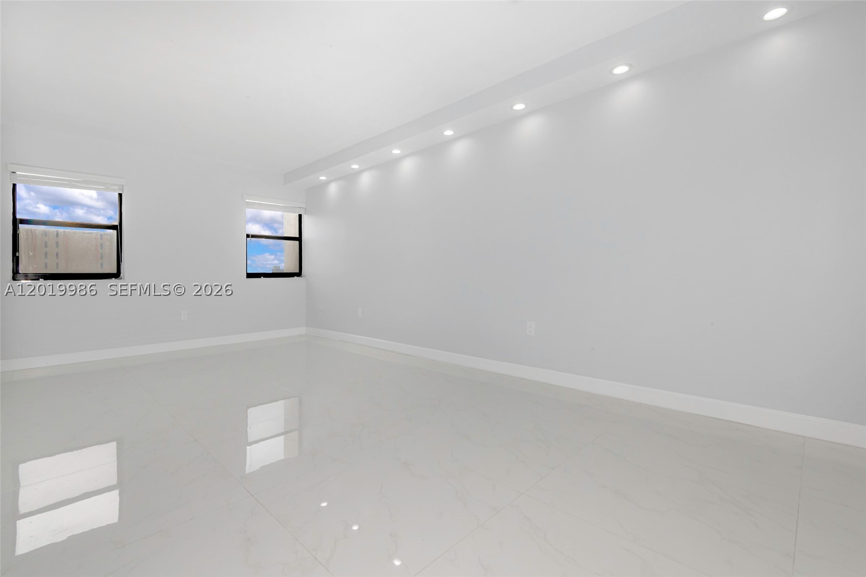 SUMMIT CONDO - Residential