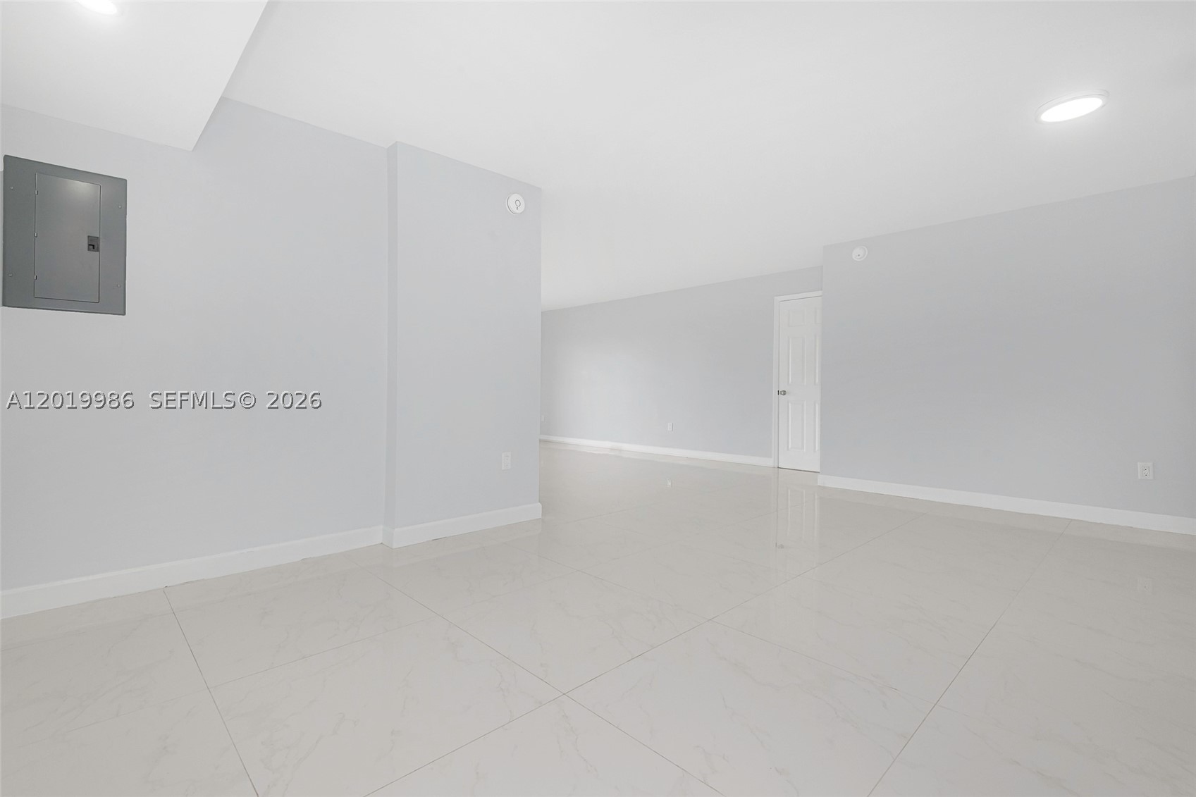 SUMMIT CONDO - Residential