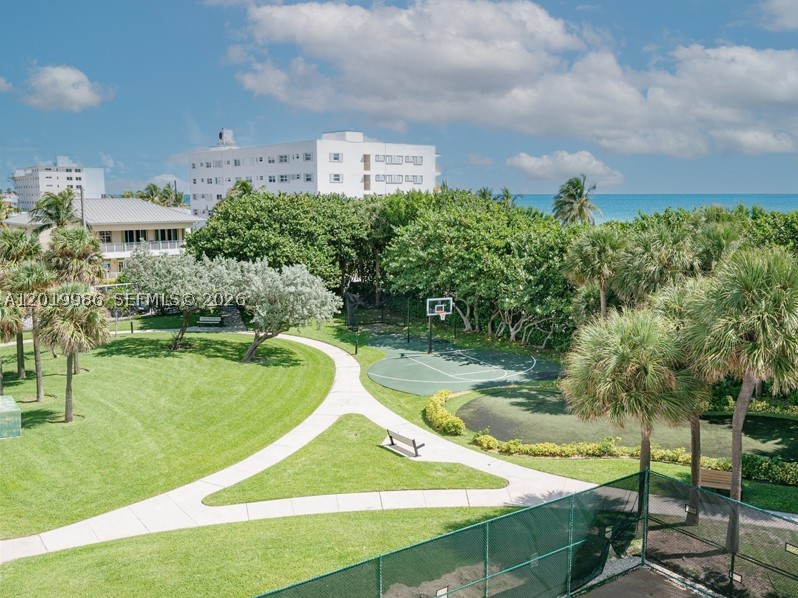 SUMMIT CONDO - Residential