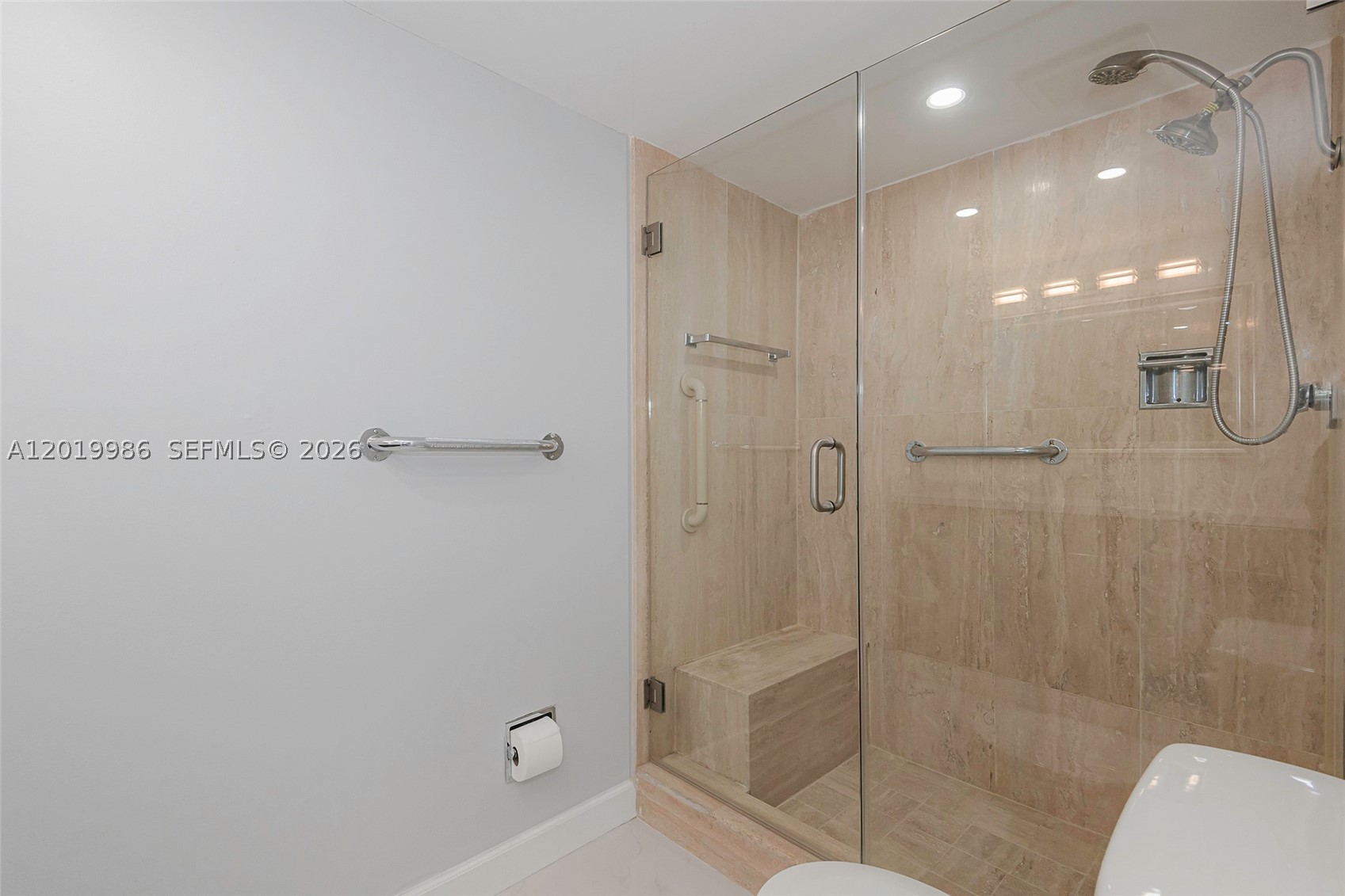 SUMMIT CONDO - Residential