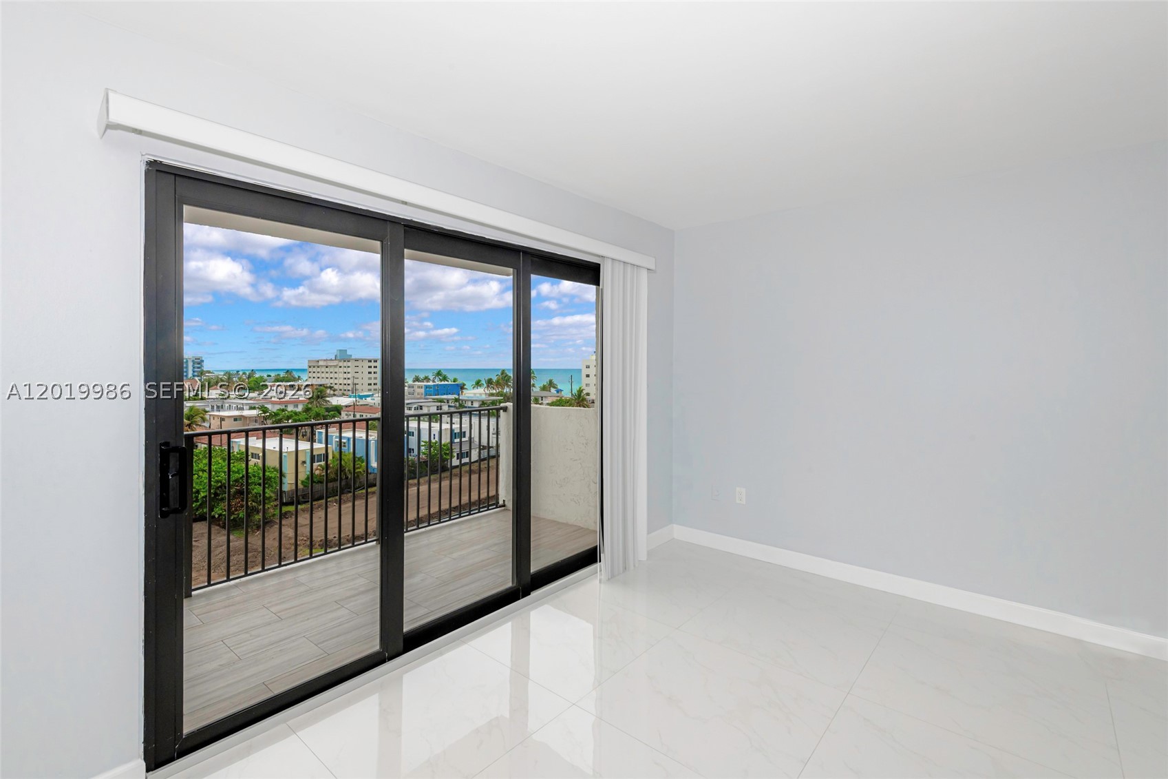 SUMMIT CONDO - Residential
