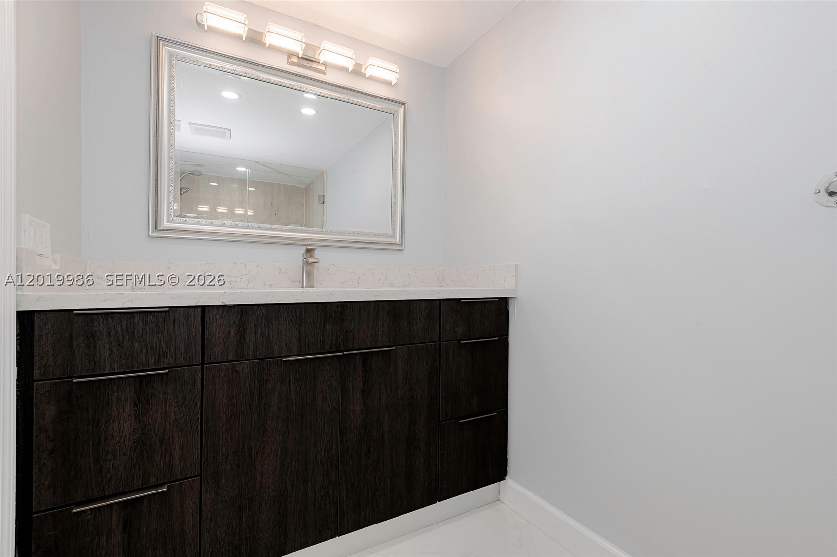 SUMMIT CONDO - Residential