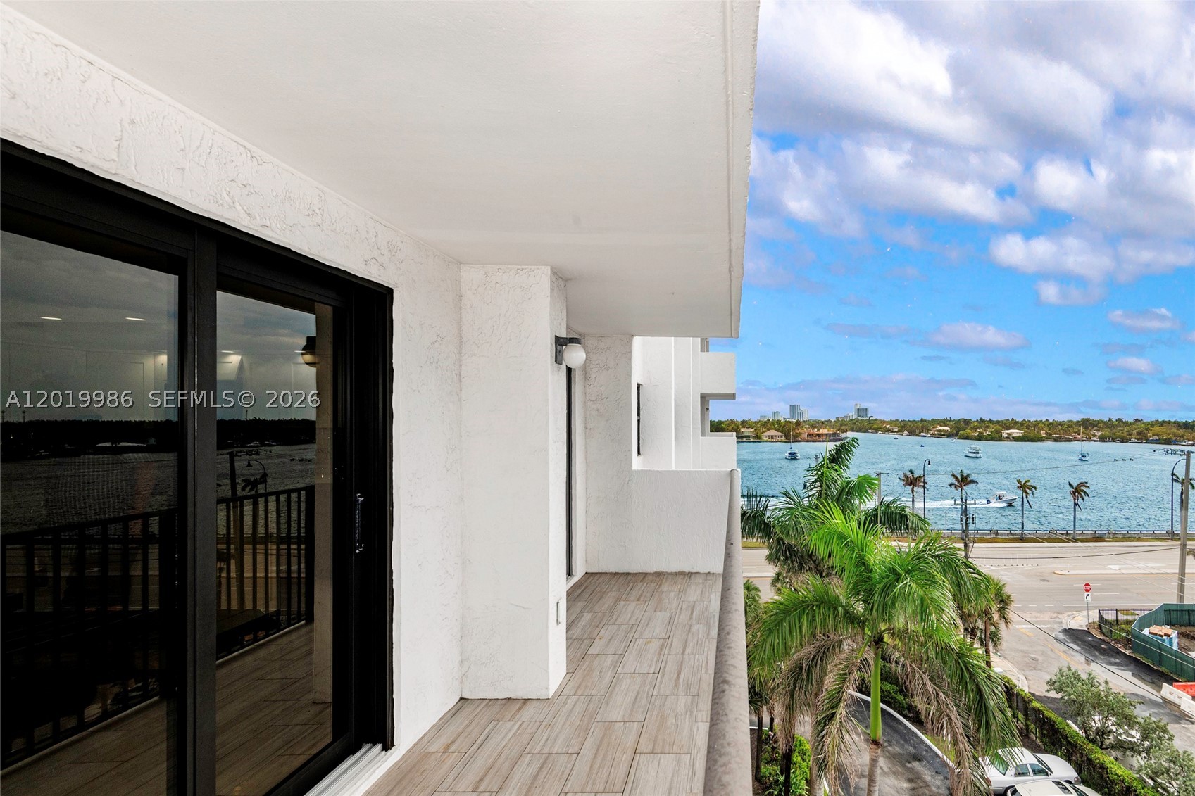 SUMMIT CONDO - Residential