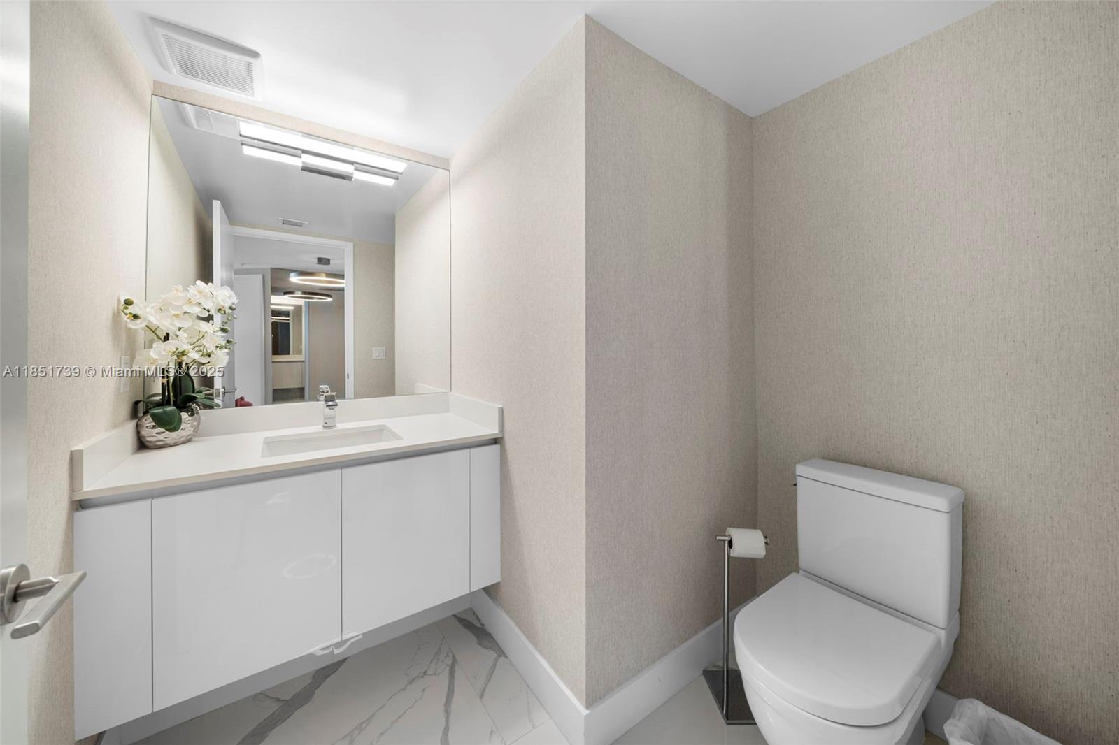 PARQUE TOWERS CONDO - Residential