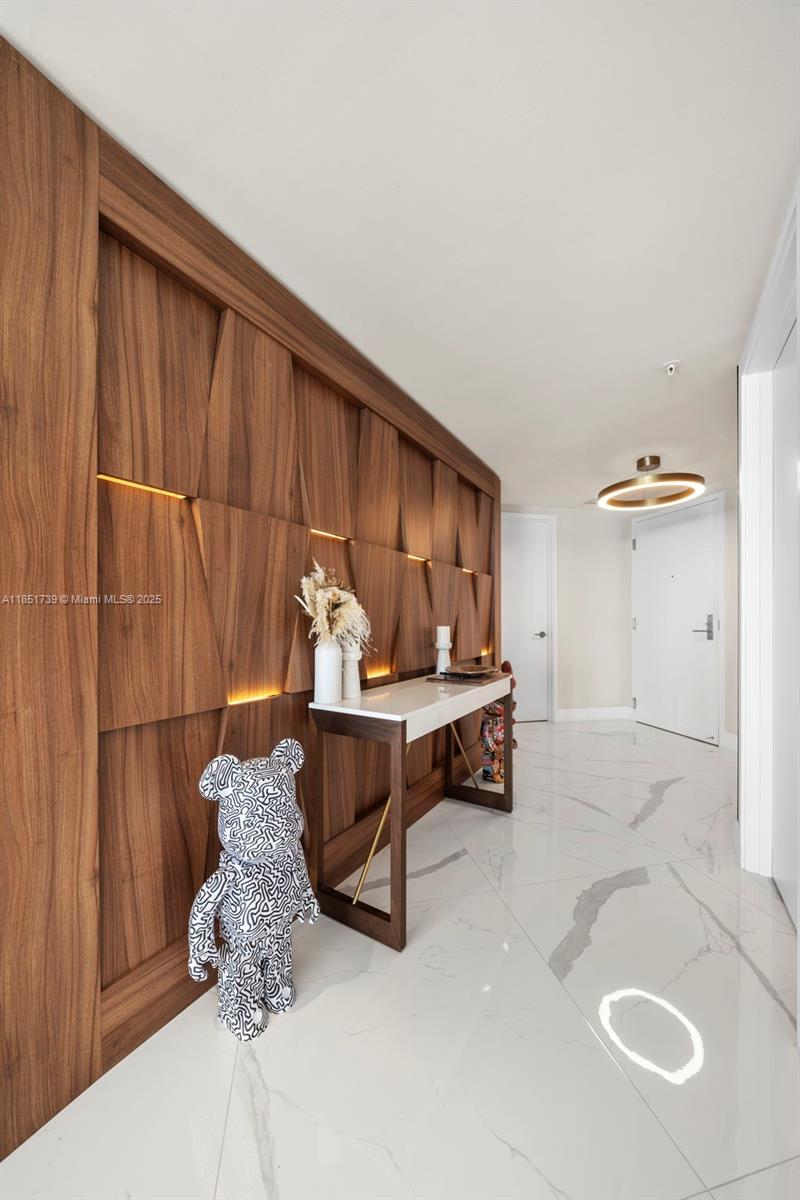 PARQUE TOWERS CONDO - Residential