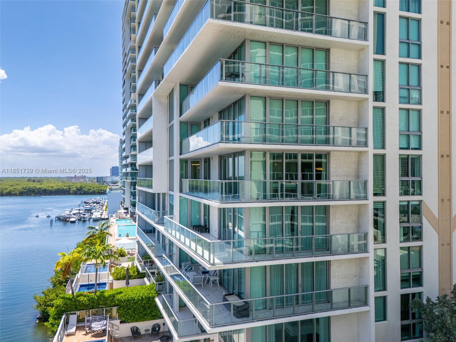 PARQUE TOWERS CONDO - Residential
