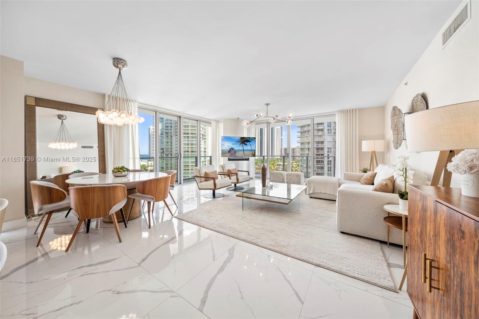 PARQUE TOWERS CONDO - Residential