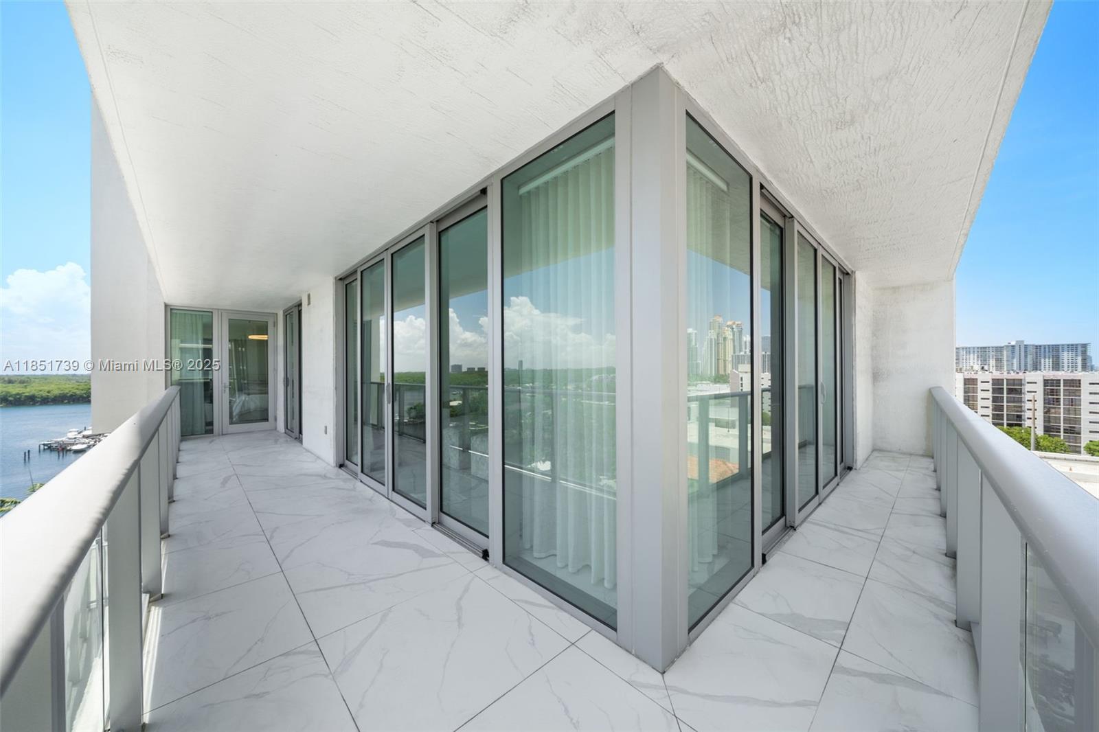 PARQUE TOWERS CONDO - Residential