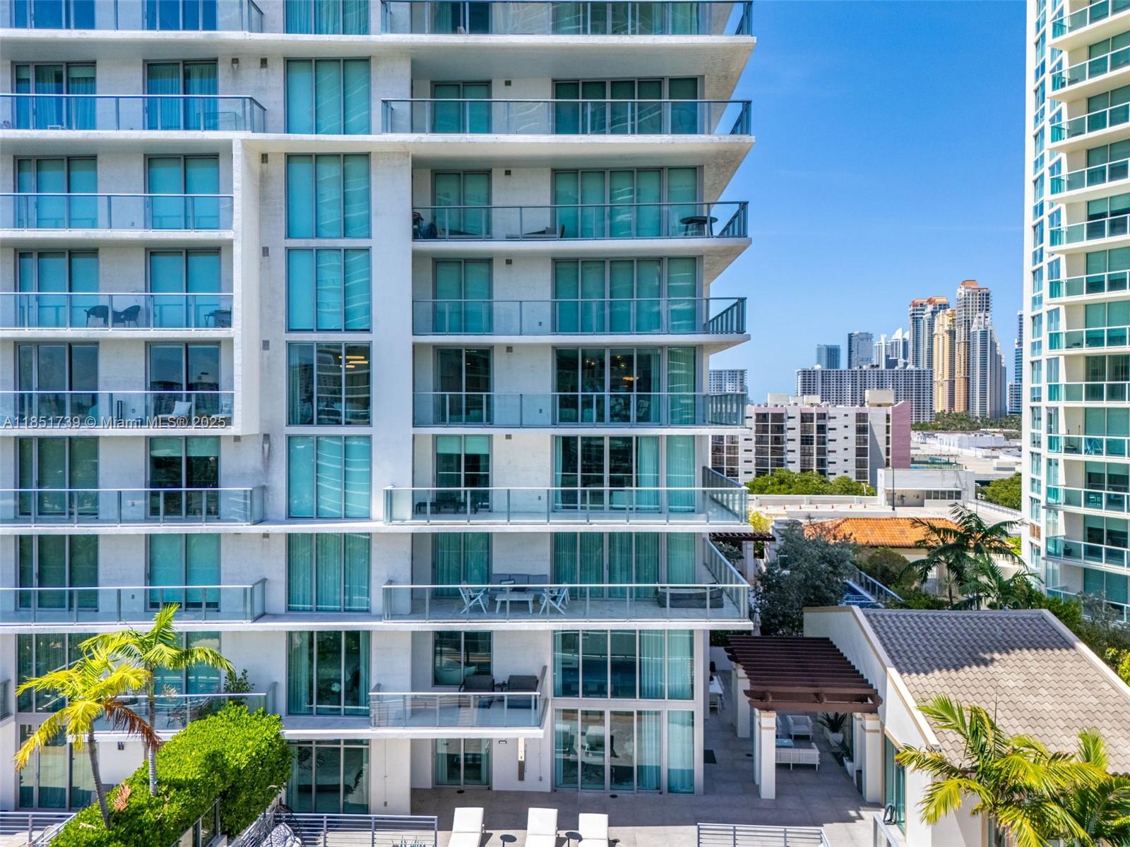 PARQUE TOWERS CONDO - Residential