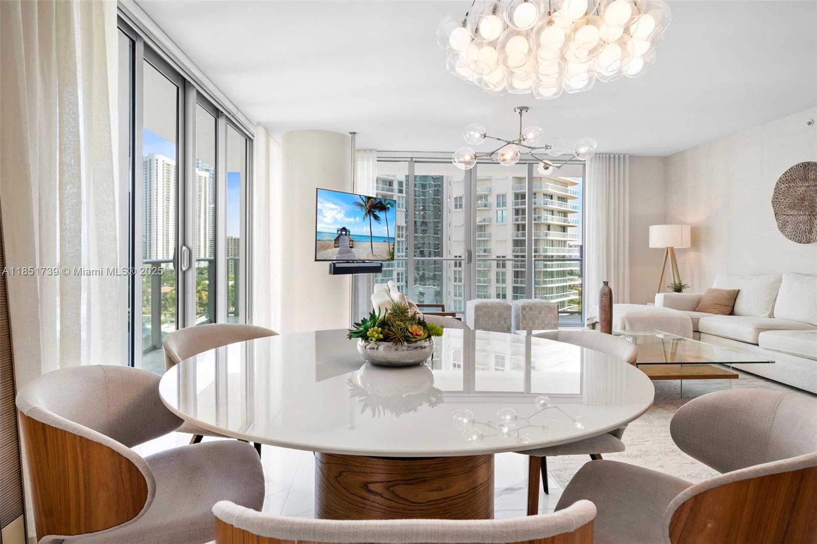 PARQUE TOWERS CONDO - Residential