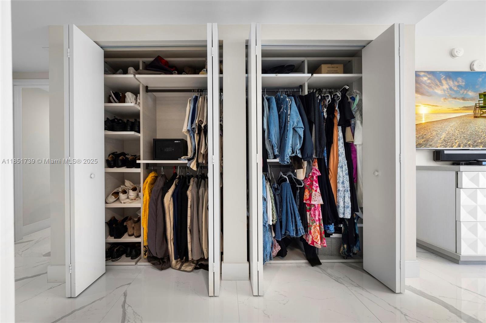 PARQUE TOWERS CONDO - Residential