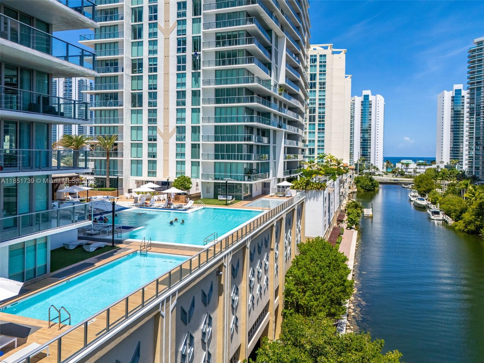 PARQUE TOWERS CONDO - Residential