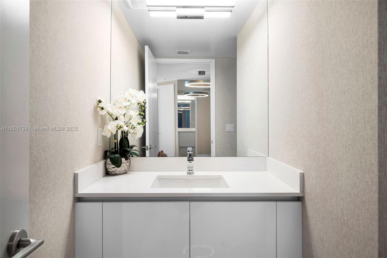 PARQUE TOWERS CONDO - Residential