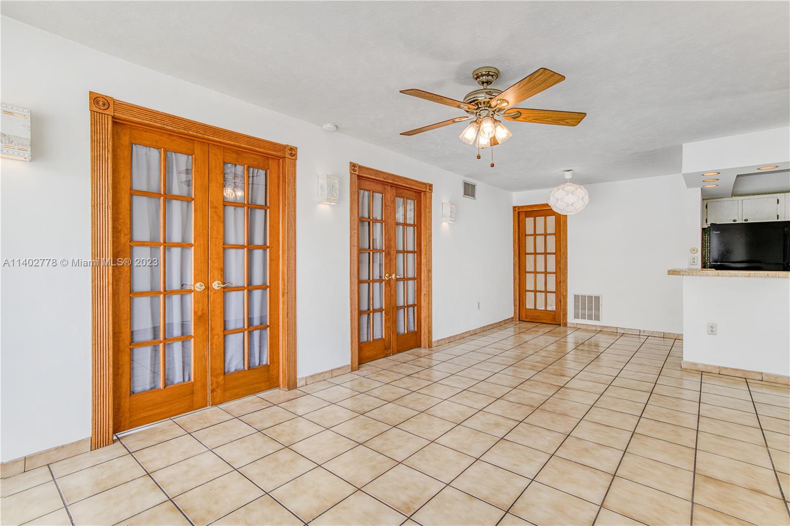 1357 COLLINS AVE CONDO - Residential Lease