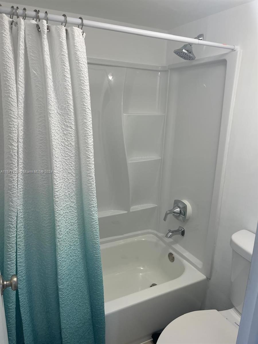 CARIBBEAN BREEZE CONDO - Residential Lease