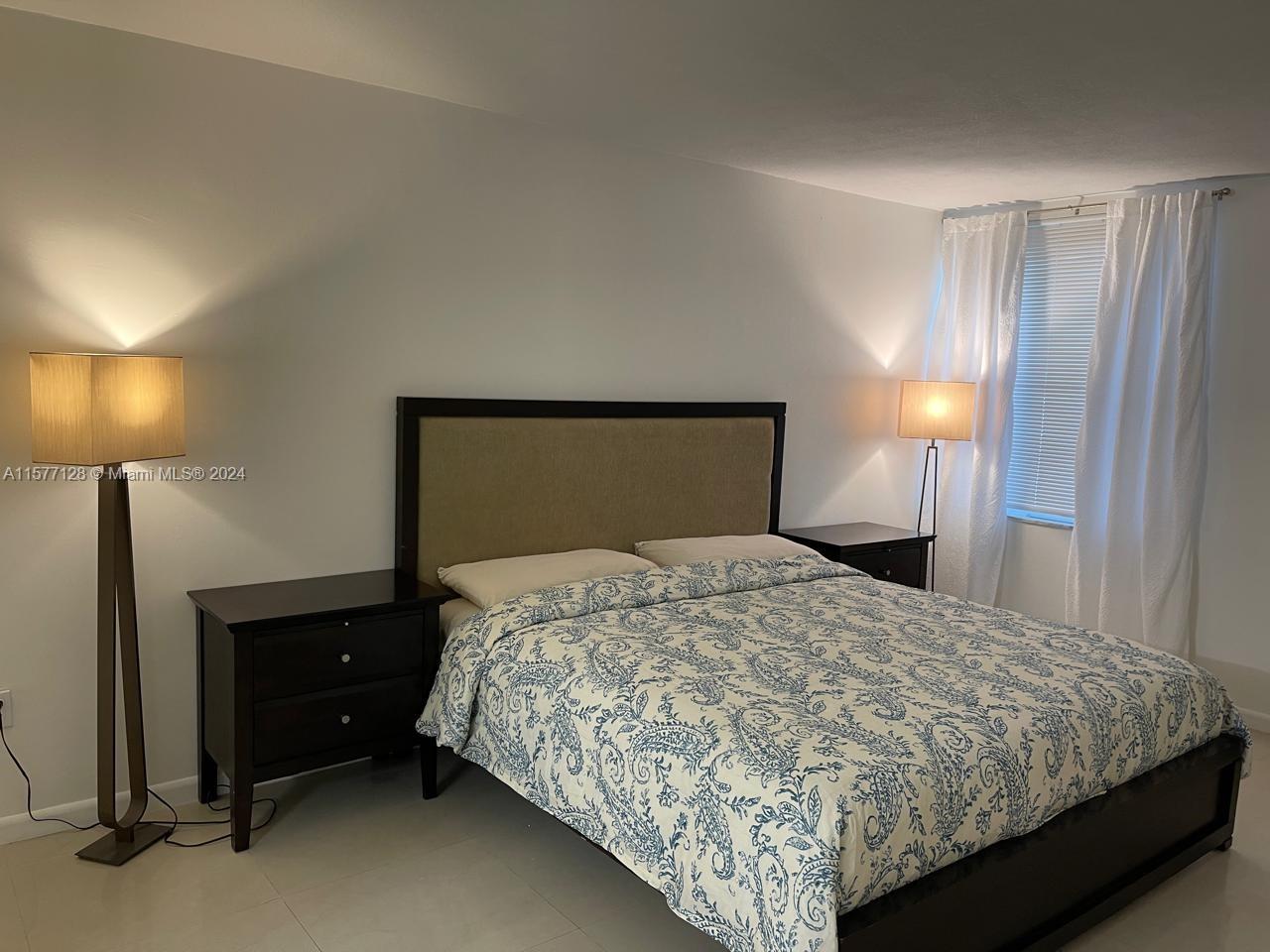 CARIBBEAN BREEZE CONDO - Residential Lease