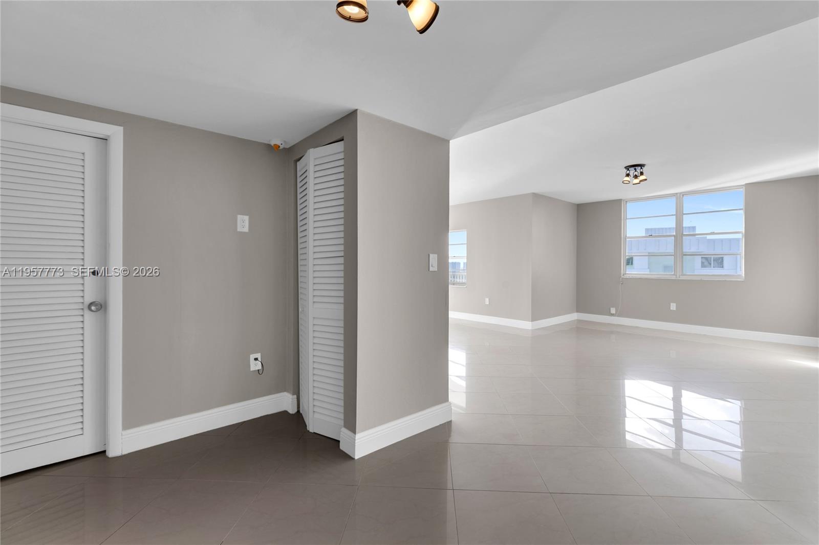 ARLEN HOUSE CONDO - Residential