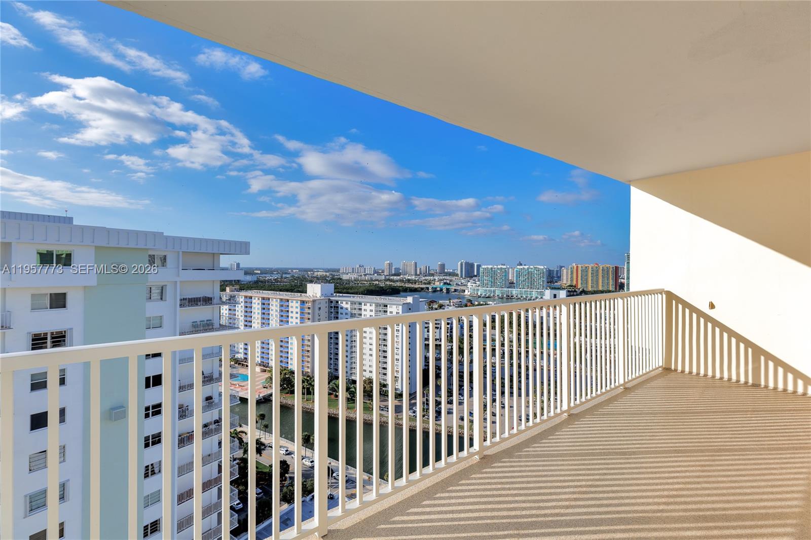 ARLEN HOUSE CONDO - Residential