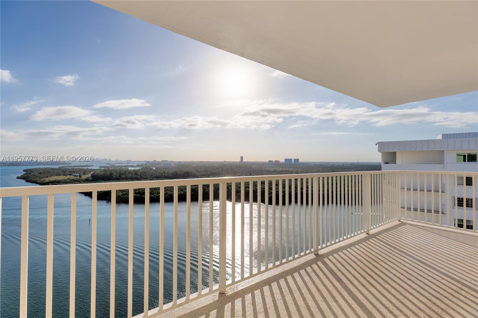 ARLEN HOUSE CONDO - Residential