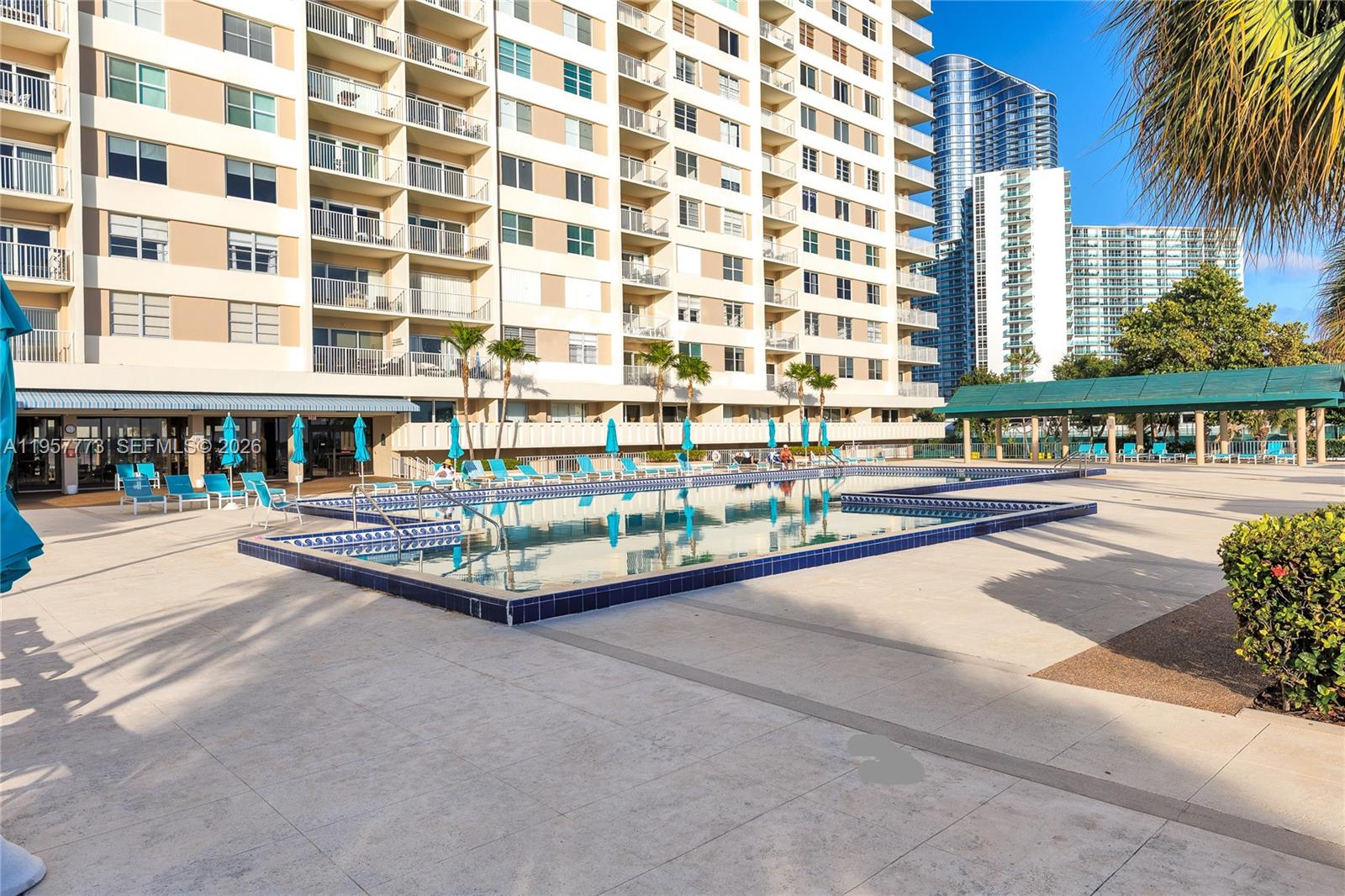 ARLEN HOUSE CONDO - Residential
