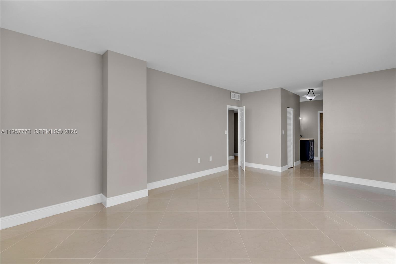 ARLEN HOUSE CONDO - Residential