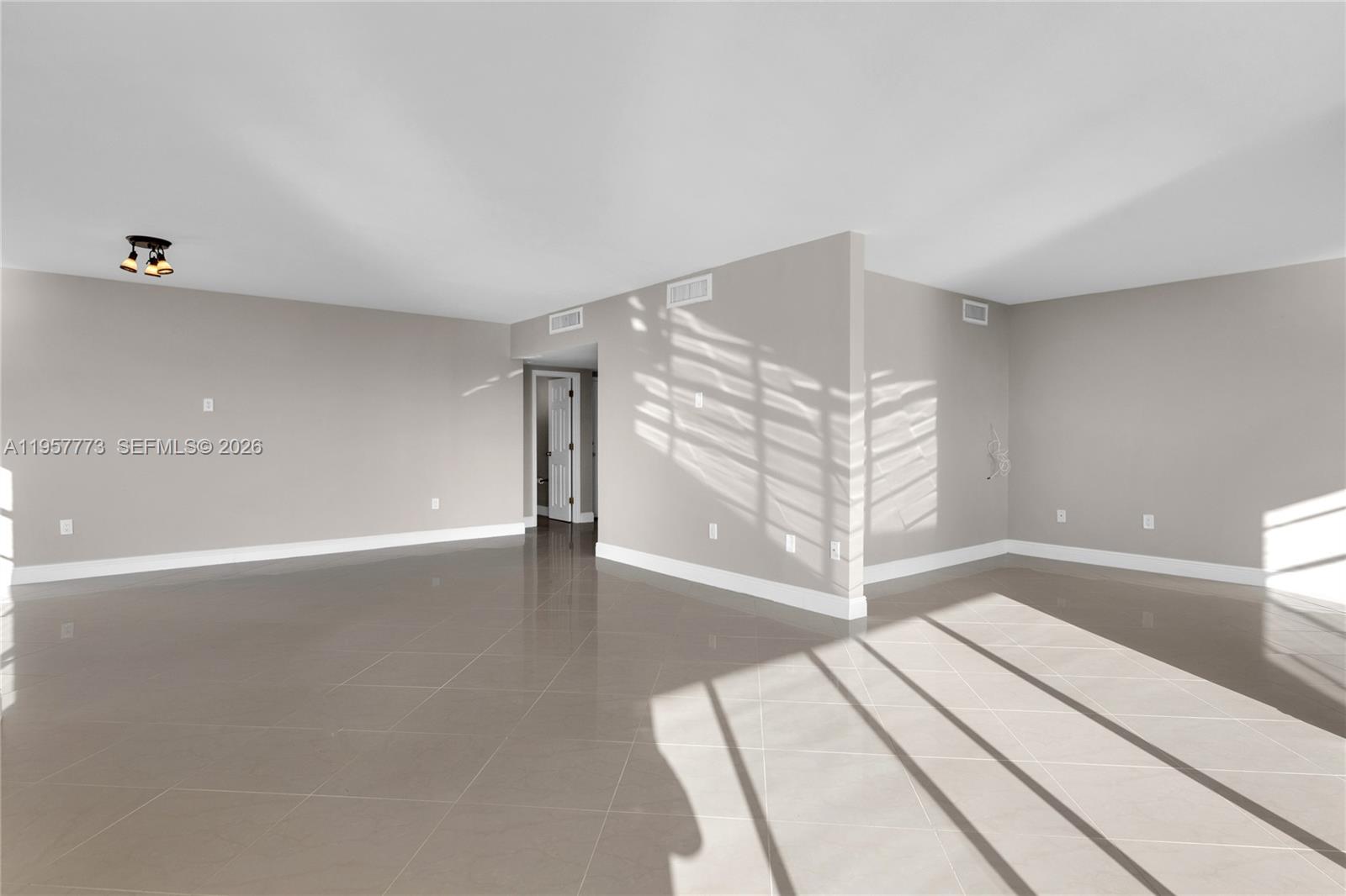 ARLEN HOUSE CONDO - Residential