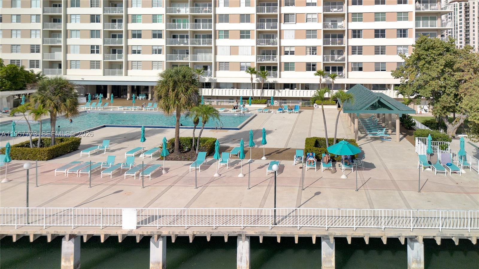 ARLEN HOUSE CONDO - Residential