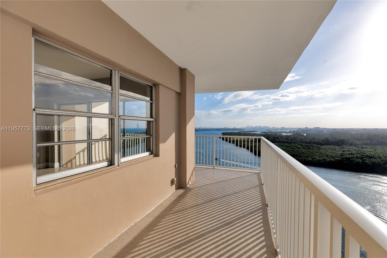 ARLEN HOUSE CONDO - Residential
