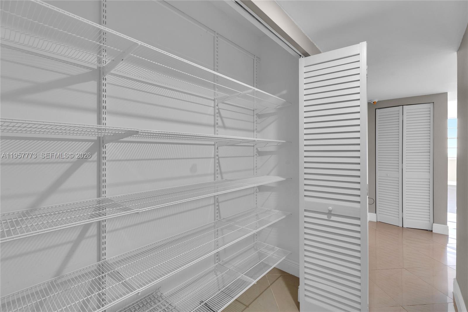 ARLEN HOUSE CONDO - Residential