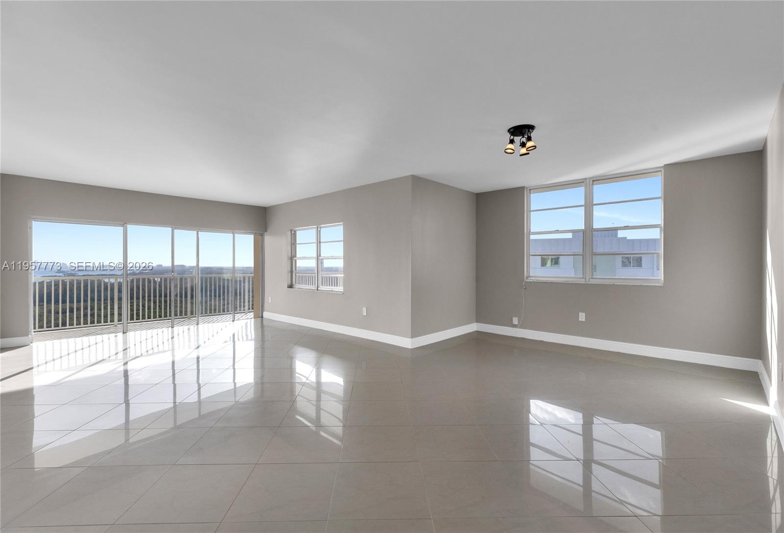 ARLEN HOUSE CONDO - Residential