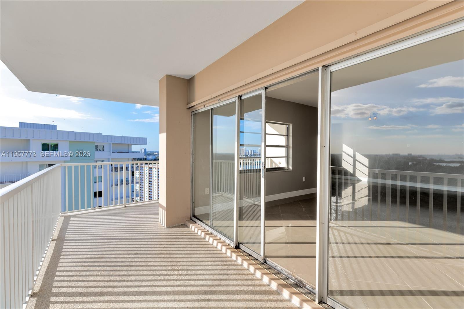 ARLEN HOUSE CONDO - Residential