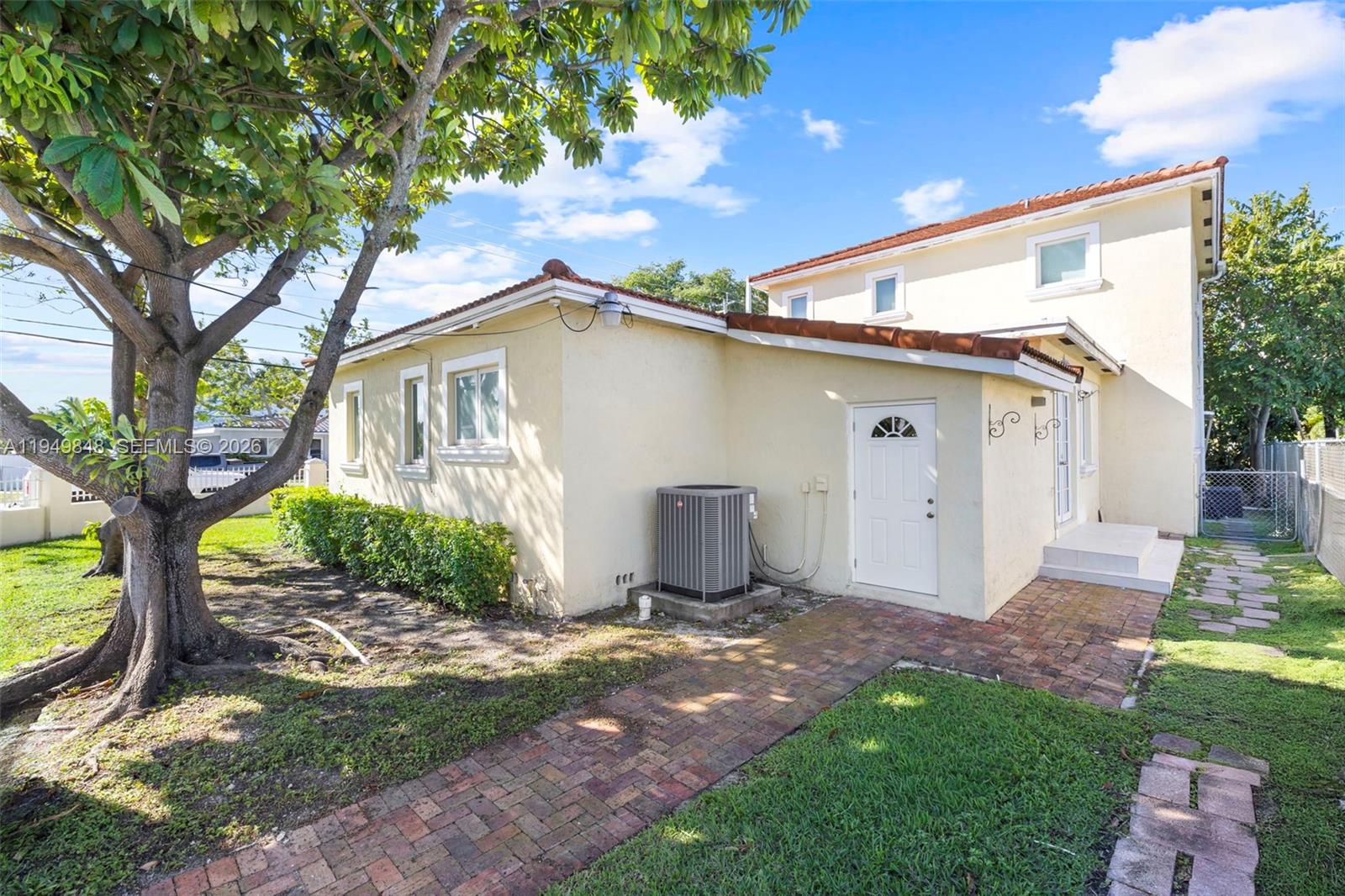 SILVER BLUFF GARDENS - Residential Lease