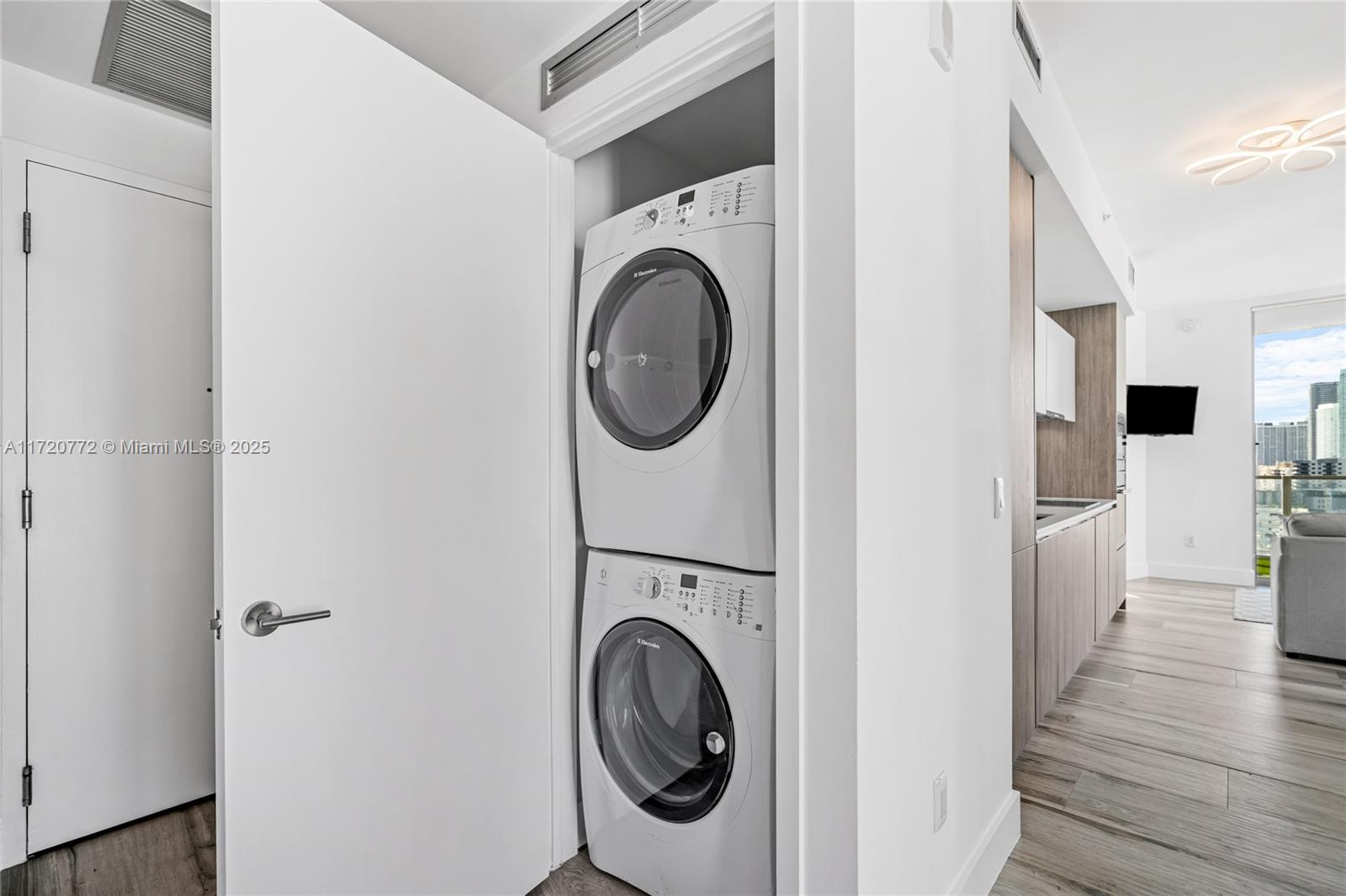 BISCAYNE BEACH CONDO - Residential Lease