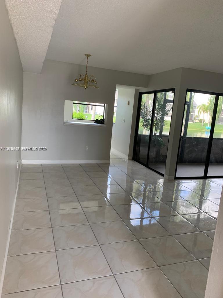 LAKESHORE CONDO 11 - Residential