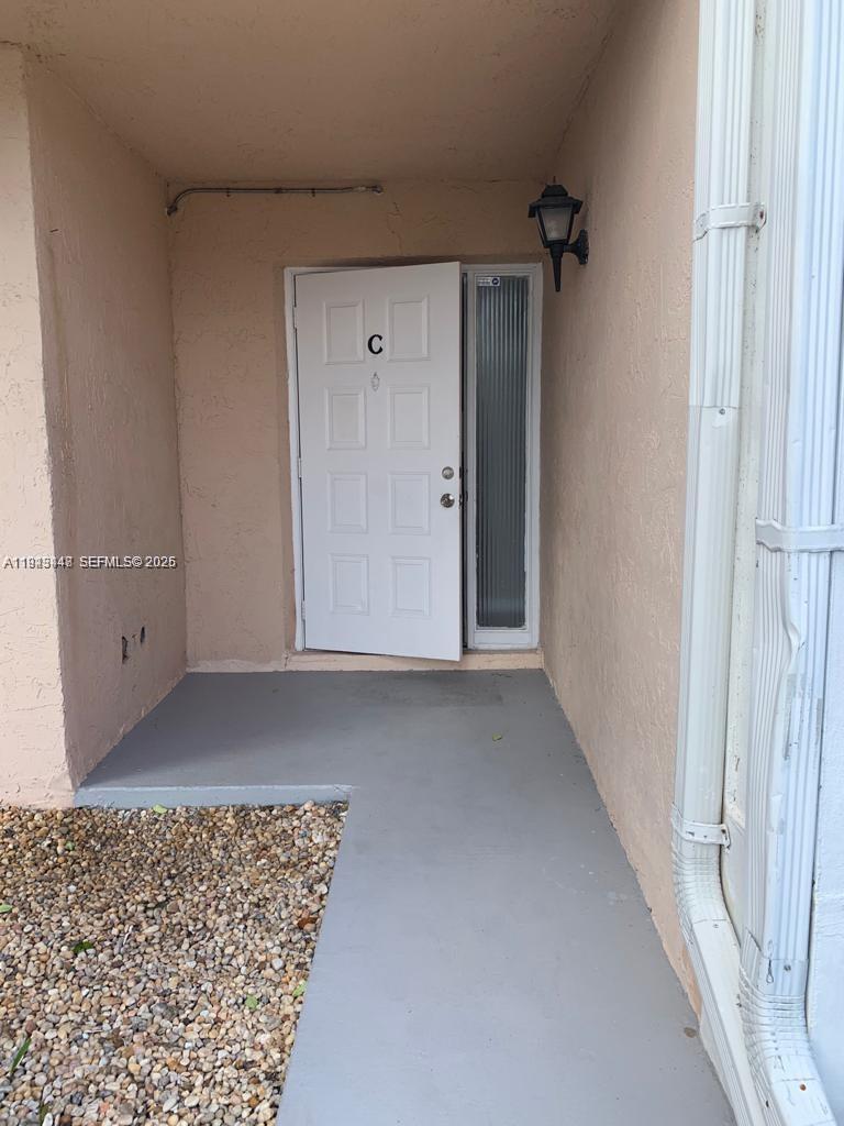 LAKESHORE CONDO 11 - Residential